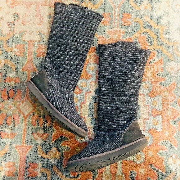 UGG Australia Gray Classic Cardy Ribbed Knit Tall Slip On Wood Button Boots 8 - Picture 4 of 11